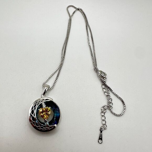 NIB, Redbee 18k GP, white gold over s925, Moon and yellow Heart necklace! - Picture 13 of 13